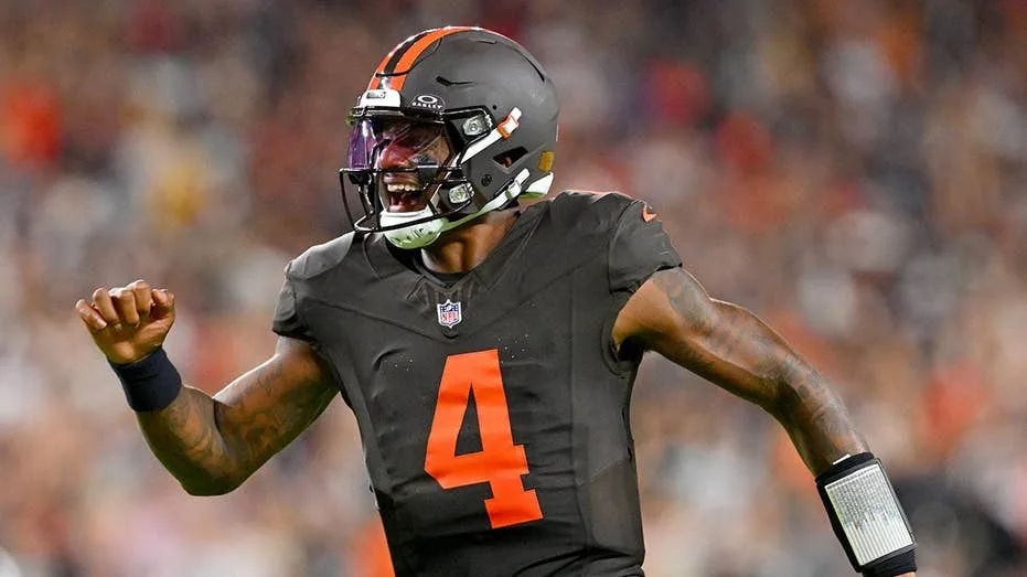 Cleveland Browns Secure Third Consecutive Victory with Late Field Goal, Spoil Aaron Rodgers' Final Thursday Night Appearance